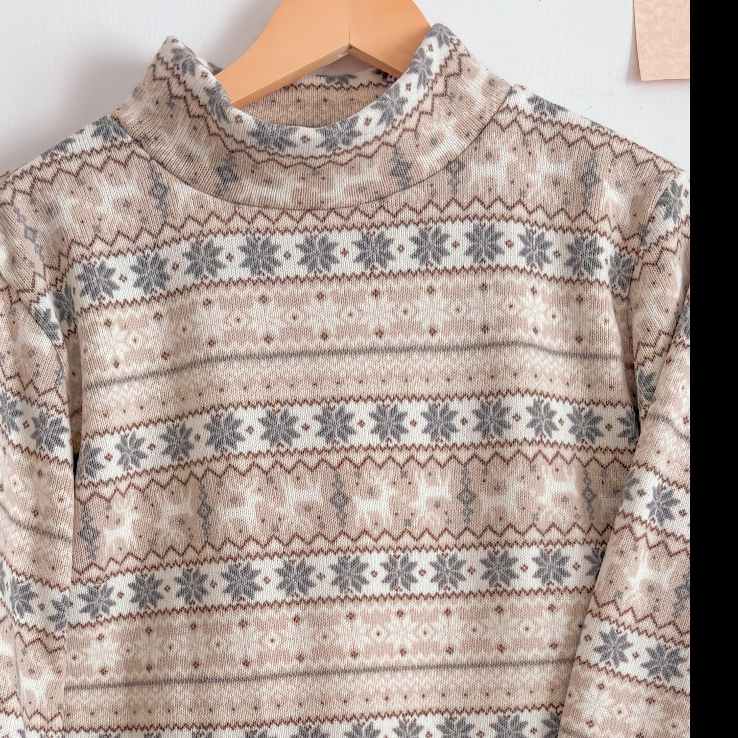 White Christmas Mockneck Sweater (S/M)